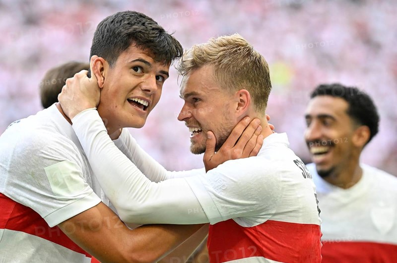 Goal celebration Jose Maria Chema Andres Baixauli VfB Stuttgart (30) Goal celebration gesture gesture with Maximilian Mittelstädt VfB Stuttgart (07) Gesture gesture Bundesliga, MHPArena, MHP Arena Stuttgart, Baden-Württemberg, Germany
