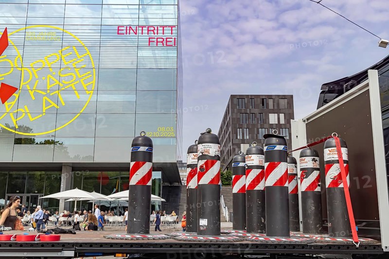 Anti-terror barriers on a lorry. They are set up in Stuttgart city centre to protect visitors to the wine village. Stuttgart, Baden-Württemberg, Germany