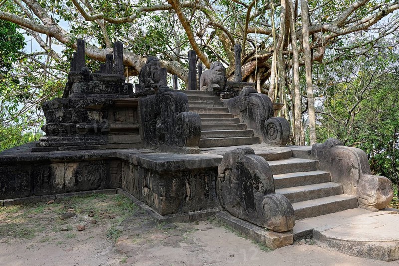 Ruins of the Council chamber or Raja Vaishyabhujanga Mandapa, Polonnaruwa ruins of the garden-city created by Parakramabahu the Great in the 12th century, Polonnaruwa, Sri Lanka