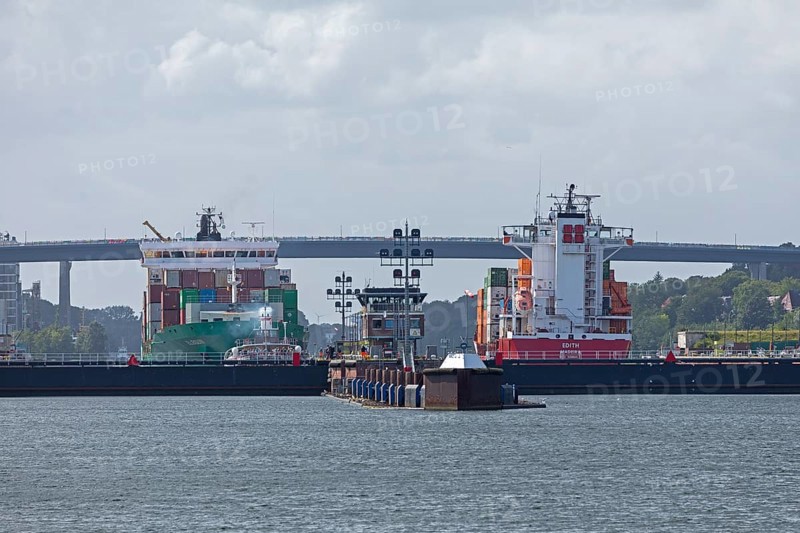 Holtenau High Bridges, ships, lock, Kiel Canal, Kiel, Schleswig-Holstein, Germany