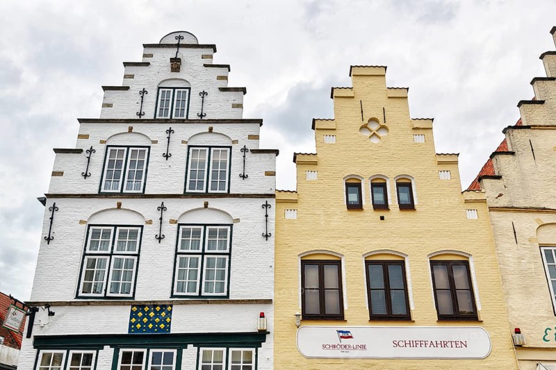 Historic stepped gabled houses, Dutch merchants' houses in the historic city centre, Friedrichstadt, Germany