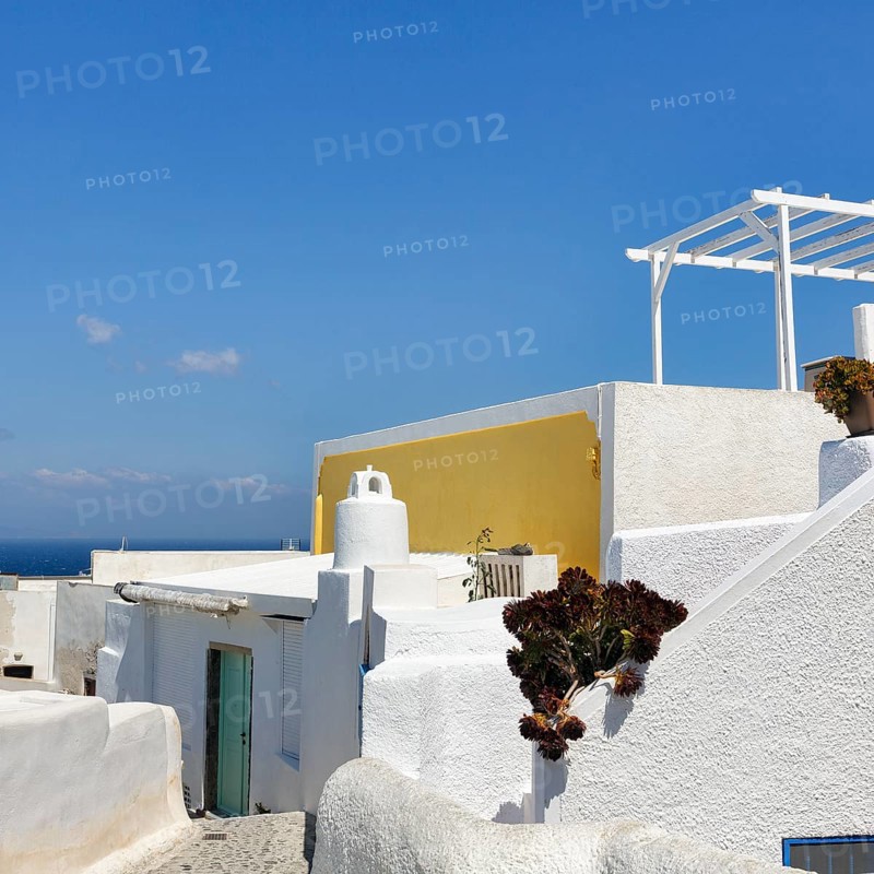 Architectural detail, typical white holiday homes, blue sky, Oia, Thira, Santorini, Cyclades, Greece