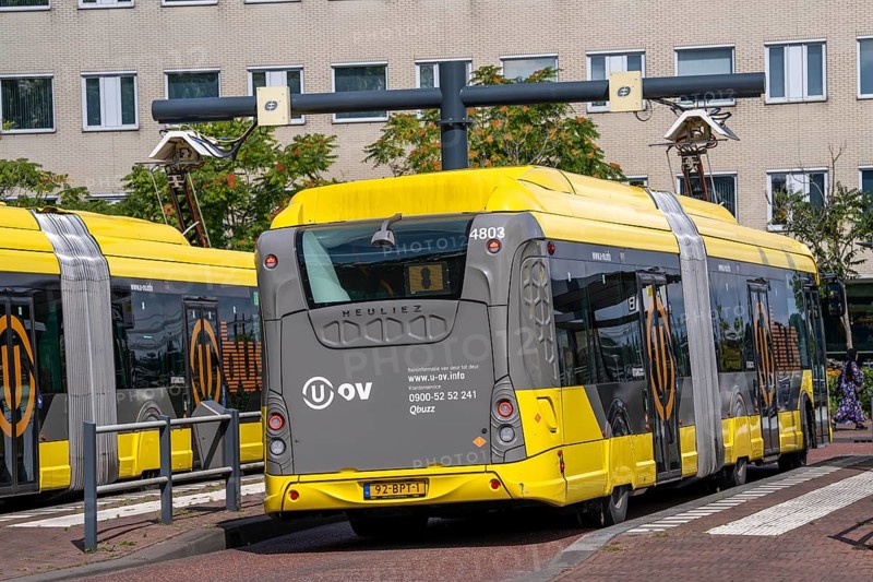 U-OV bus station at Utrecht-Lunetten railway station, electric bus, fast charging station via pantograph on the roof, direct connection of bus, train and cycle route, Netherlands