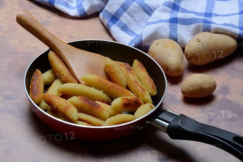 Fried puff noodles in a pan