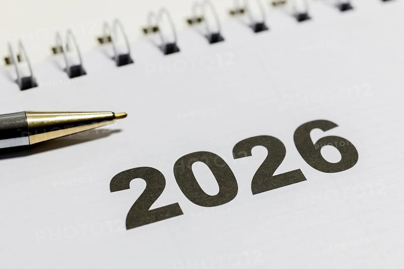 Ringbook calendar, calendar sheet with the year 2026 and a black pen