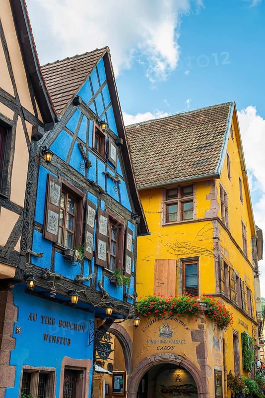 Colourful historic houses in the old town of Riquewihr, Ellsass