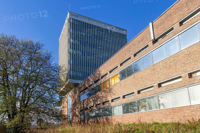 The Physics building, Streatham Campus, University of Exeter, Exeter, Devon, England, UK architect Sir Basil Spence 1962