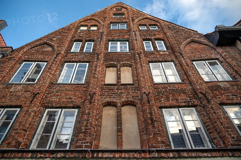 Brick Gothic residential building built in 1321, Hanseatic City of Lübeck, Schleswig-Holstein, Germany