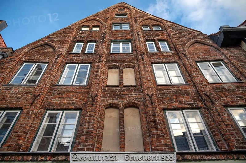 Brick Gothic residential building built in 1321, Hanseatic City of Lübeck, Schleswig-Holstein, Germany