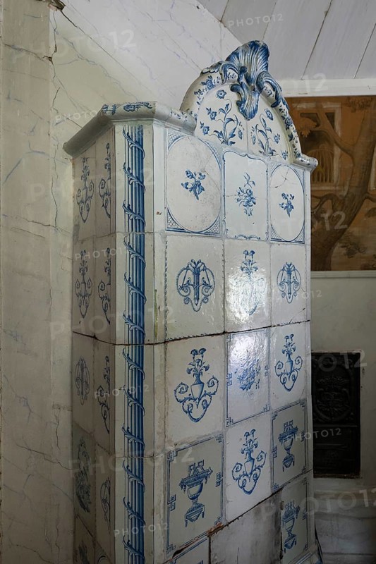 Tiled stove, baroque rectory in Vågå, Maihaugen open-air museum with houses and objects from farms in Gudbrandsdal, Lillehammer on Lake Mjøsa, Innlandet Fylke Municipality, Norway