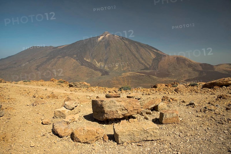 Europe, Spain, Canary Islands, Tenerife, Teide National Park, panorama from Alto de Guajara, 2717m, to Pico de Teide, 3718m