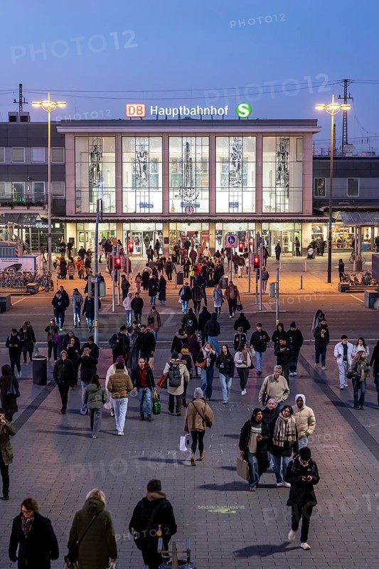 Dortmund Central Station, Station Building, Station Foreground, Pedestrian Crossing at Königswall towards Downtown South, North Rhine-Westphalia, Germany