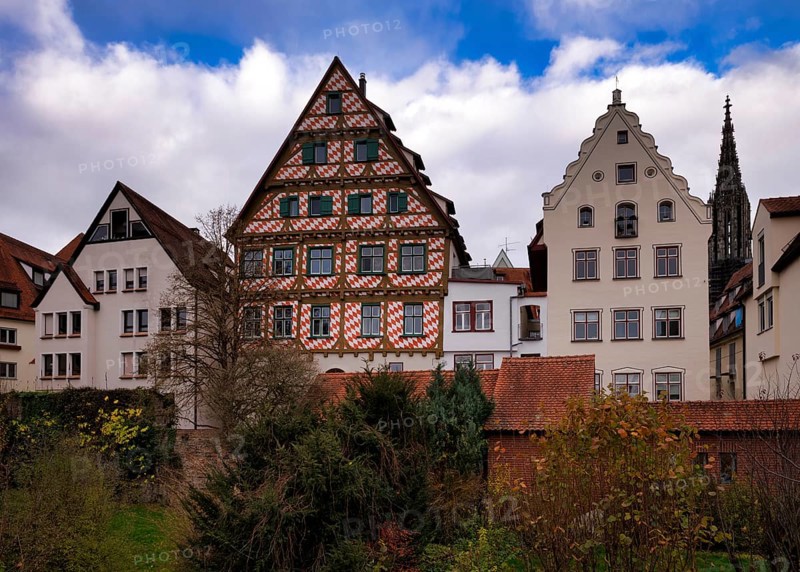 City view, half-timbered houses, red diamonds, city wall, Fischergasse, Fischerviertel, Our Lady of Ulm Münster, Old Town, Ulm, Baden-Württemberg, Germany