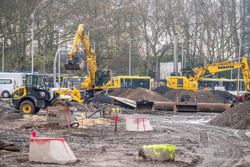 Large construction site in the city center of Essen, the large intersection of Hollesstraße and Steeler Straße is being completely rebuilt, renovated, supply lines, sewage, gas, water and the construction of new tracks for the new Stadtbahn-Essen, a new tram line in the city center, new construction of stops, North Rhine-Westphalia, Germany