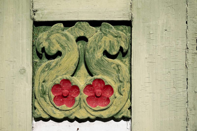 Wood carving in the form of flowers, Maihaugen open-air museum with houses and objects from farms in Gudbrandsdal, Lillehammer am Mjøsa Lake, Innlandet County, Norway