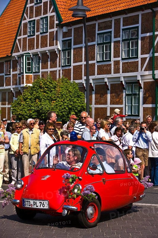 Heinkel cabin, vintage car, town hall, half-timbered house, architecture, parade, blossom festival, Jork, Altes Land, Germany