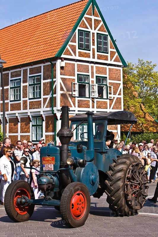 Tractor, parade, blossom festival, York, town hall, Altes Land, Lower Saxony, Germany