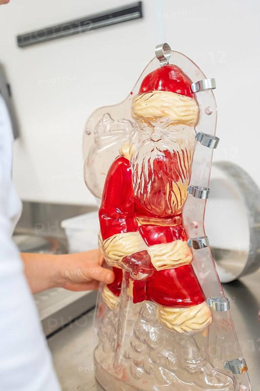 Vorm for a chocolate Santa Claus is kept in a workshop, Weihnachtsbacken, Haselstaller Hof, Wildberg, Germany