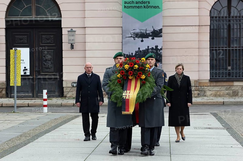 Wreath procession with Governing Mayor of Berlin Kai Wegner, Cornelia Seibeld, President of the House of Representatives of Berlin - Memorial Day Wreath laying for victims of war and tyranny, Neue Wache, Berlin, 16.11.25