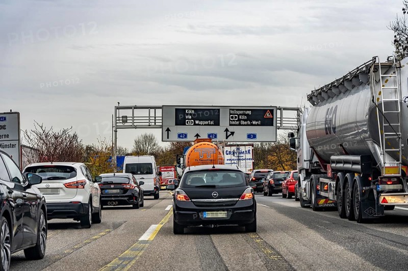 Traffic jam on the A42 motorway in front of the Oberhausen-West motorway junction, during the full closure of the A3 at the Kaiserberg junction for several days, during the 8-year renovation of the motorway junction in Duisburg, A3 with the A40, North Rhine-Westphalia, Germany