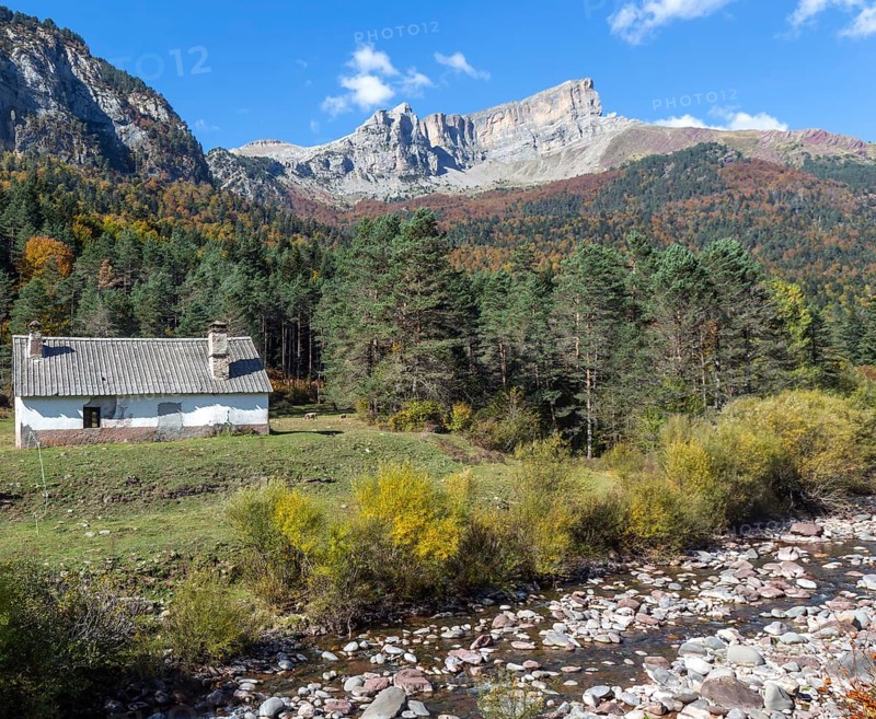 Mountain landscape view, Selva de Oza, Valle de Hecho, Pyrenees Mountains, Huesca province, Aragon, Spain