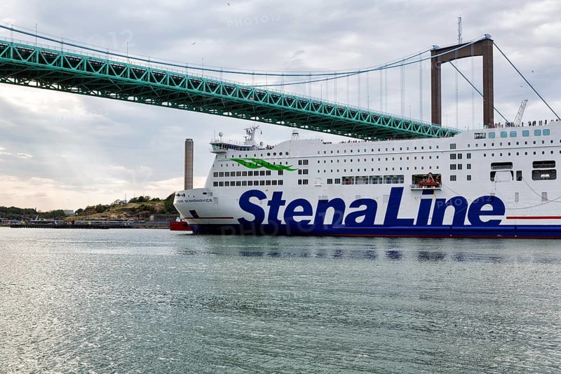 Stena Line MS Stena Scandinavica passenger ferry, Göta älv river, Älvsborgsbron suspension bridge, port in Gothenburg, Sweden