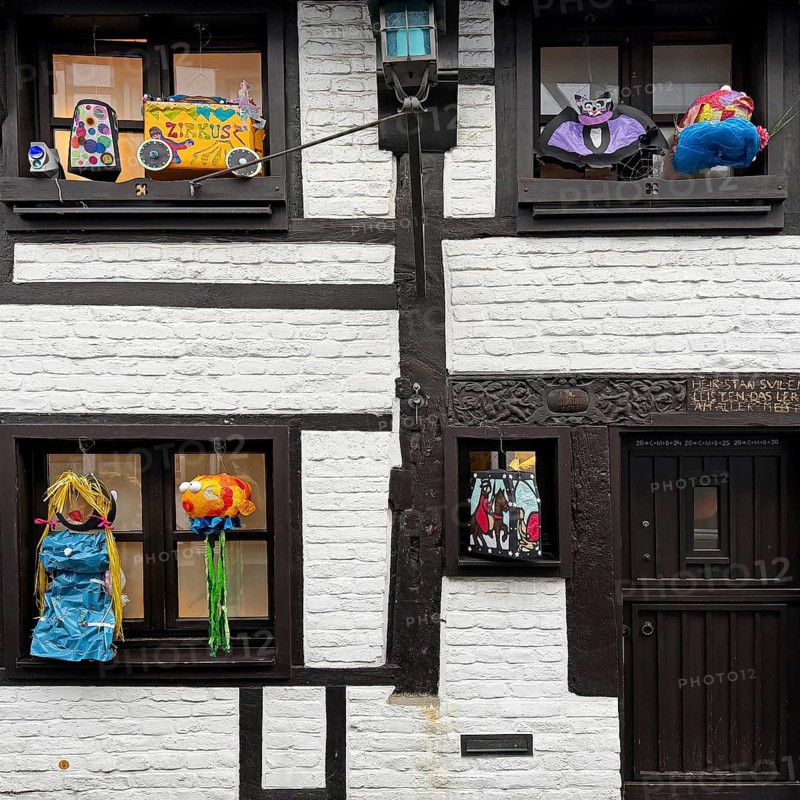 Decorated half-timbered house for the Martin train in Alte Schulstraße, historic old town, Kempen, Lower Rhine, North Rhine-Westphalia, Germany