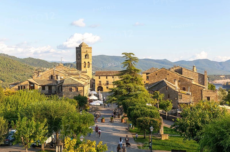 Historic buildings medieval village of Ainsa, Aínsa-Sobrarbe, Huesca province, Aragon, Spain