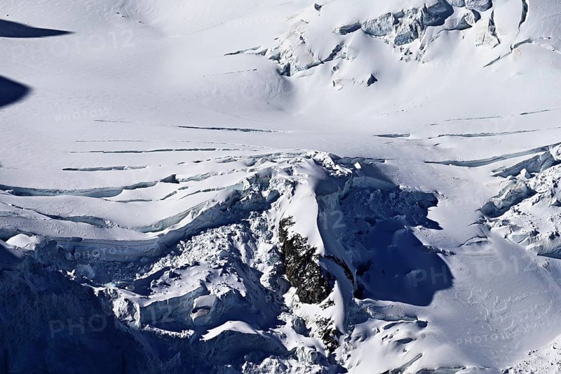 Detailed view of a glacier on a mountain, Dôme du Goûter, viewing platform, Aiguille du Midi mountain station, Chamonix-Mont-Blanc, Haute-Savoie, France