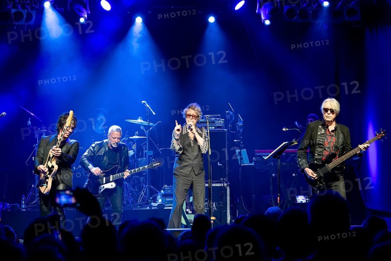 Singer Richard Butler, The Psychedelic Furs, rock band, UK, Live 2025 tour, concert on 08.11.2025 at Columbia Theater, Berlin, Germany > English> The Psychedelic Furs, rock band, UK, live 2025 tour, concert on November 8, 2025 at the Columbia Theater, Berlin, Germany