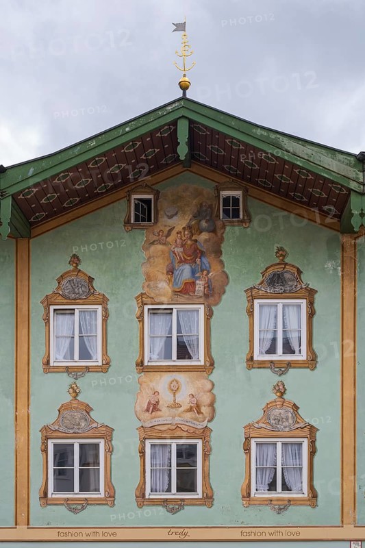 Gabelhaus mit Lüftlmalerei, façade, Marktstraße, pedestrian zone, old town, Bad Tölz, Upper Bavaria, Bavaria, Germany