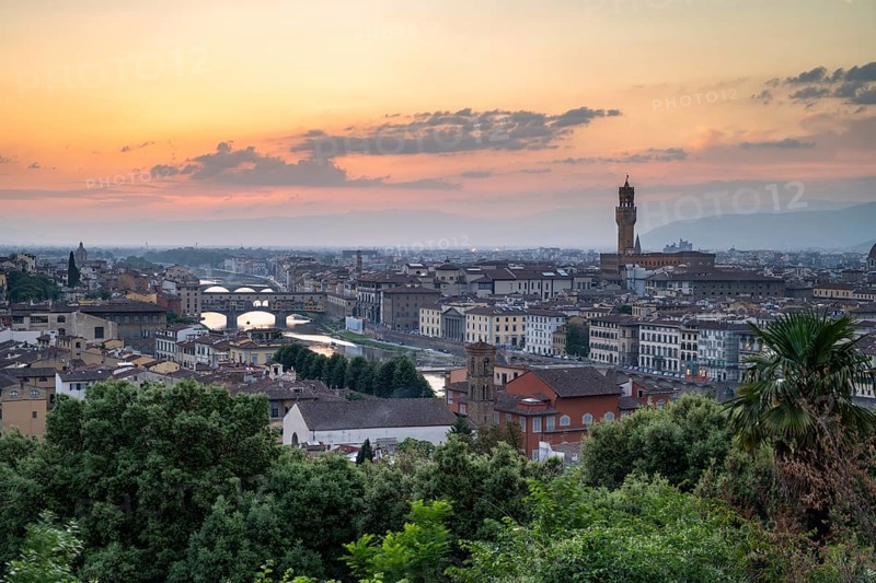 View from Piazzale Michelangelo, city view at dusk, Ponte Vecchio, Palazzo Vecchio and River Arno, Florence, Tuscany, Italy