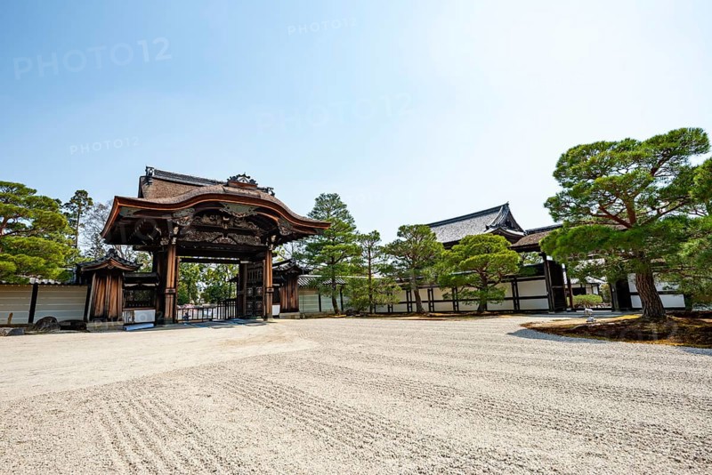 Kare-san-sui rock garden, Nantei Zen garden, southern garden with Chokushi-mon gate, Ninna-ji Goths, Buddhist temple complex, Kyoto, Japan