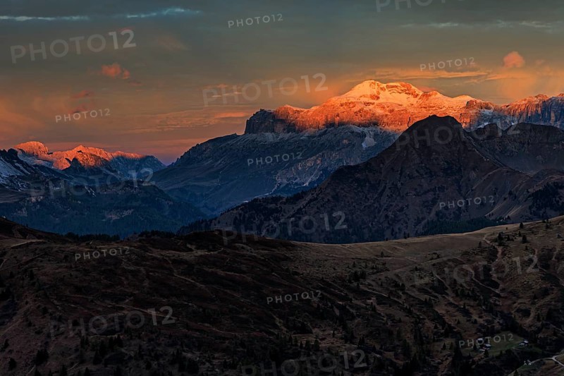 Dawn, clouds, morning mood, mountains, autumn, view of Piz Bö, Sella Group, Giau Pass, Dolomites, Italy