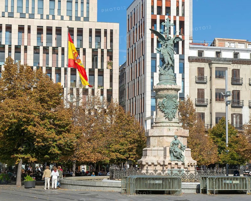 Busy city square and focal point, Plaza de España, city centre of Zaragoza, Aragon, Spain