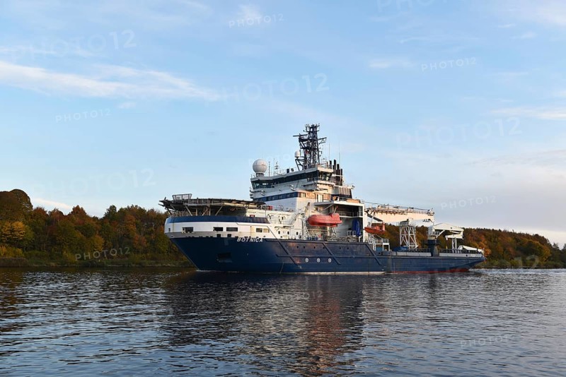 Icebreaker and offshore supply vessel BOTNICA sails through the Kiel Canal, NOK, Kiel Canal, Kiel Canal, Schleswig-Holstein, Germany