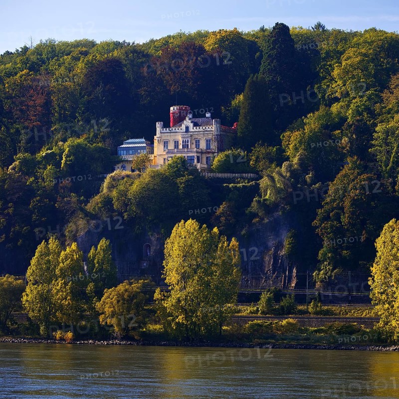 Marienfels Castle with Rhine, former residence of entertainer Thomas Gottschalk, Remagen, Rhineland-Palatinate, Germany