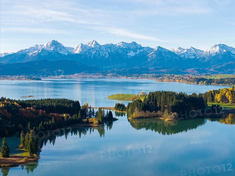 Extensive nature with mountains, a quiet lake and autumn colors, Illasbergsee, Forggensee, near Roßhaupten, Ostallgäu, Allgäu, Swabia, Bavaria, Germany