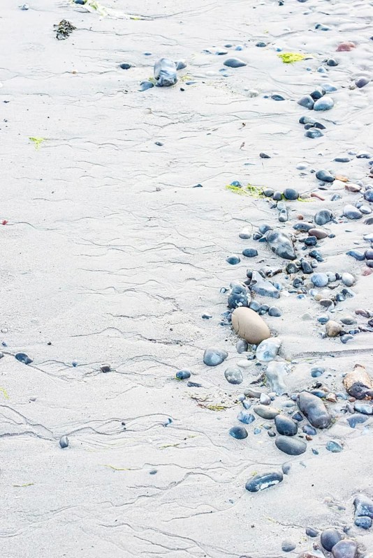 Pattern in sand with scattered stones on a quiet sandy beach, drainage channels, runoff water, gutters, meanders, structure, natural structures, flint, flints, pebbles, beach stones, beach, mudflats at low tide, soft light, atmosphere, shore, detail, close-up, nobody, maritime, deserted, sea, south beach, North Sea, Dune island, Heligoland, Pinneberg District, Schleswig-Holstein, Germany