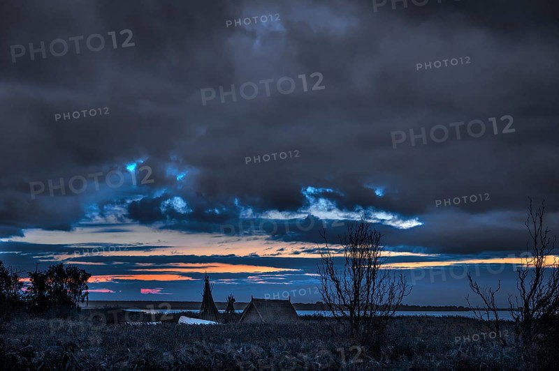 Dawn on the lagoon, a fishing hut in front, Baltic Sea, Ahrenshoop, Darß, Mecklenburg-Western Pomerania, Germany