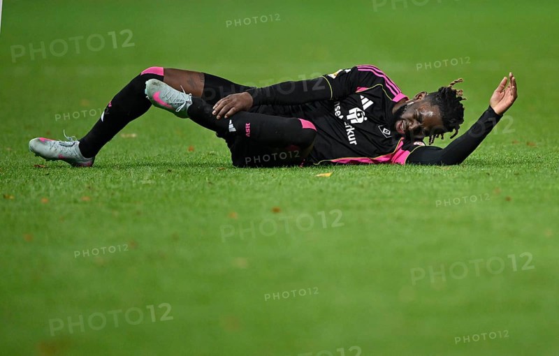 Jordan Torunarigha Hamburger SV HSV (25) injured DFB-Pokal injury, Voith-Arena, Heidenheim, Baden-Württemberg, Germany