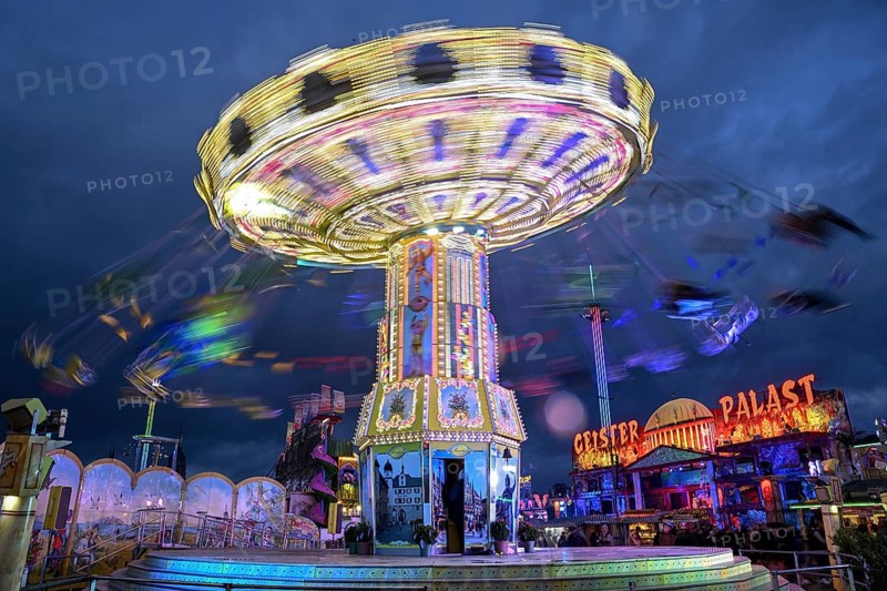 Chain carousel, blue hour, blue hour, Oktoberfest, Munich, Bavaria, Germany