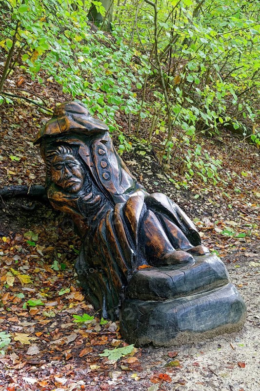 Wooden sculpture Der Haule, Pfullinger Sagenweg, stories and legends, by woodsaw artist Billy Tröge, Ursulaberg, Pfullingen, Baden-Württemberg, Germany