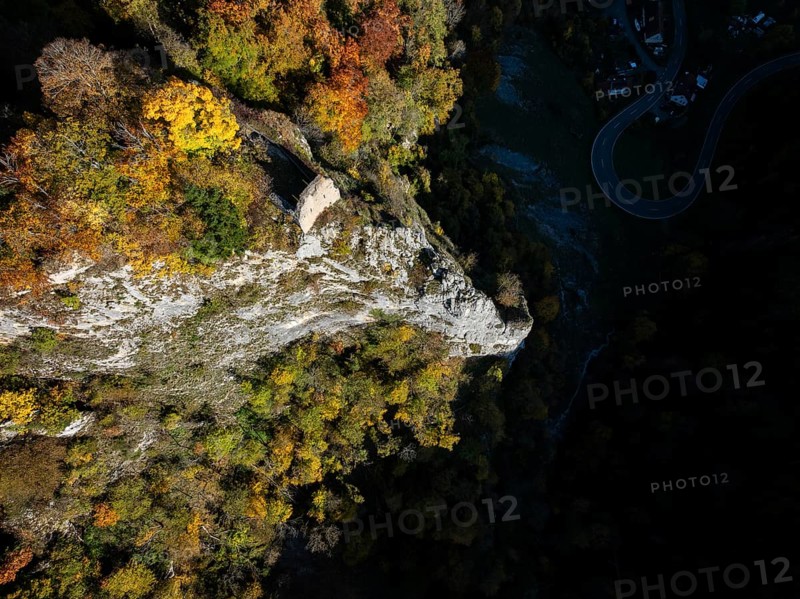 Aerial view of the viewpoint, shovels and Hausen Castle, also known as the Hausen ruins, surrounded by autumn vegetation, a ruin of a castle above the village of Hausen in the valley in the Upper Danube Valley, Beuron, Sigmaringen district, Baden-Württemberg, Germany