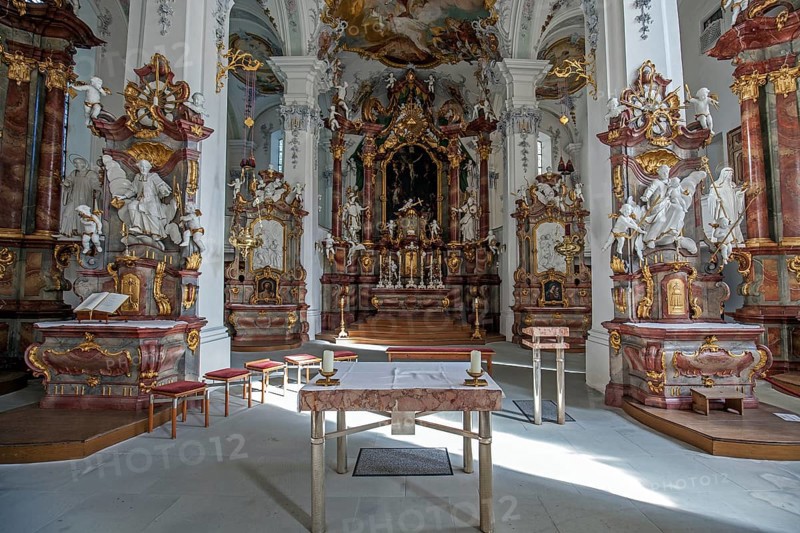Catholic Church of St. George and James, interior view, altar area, Isny, Allgäu, Baden-Württemberg, Germany