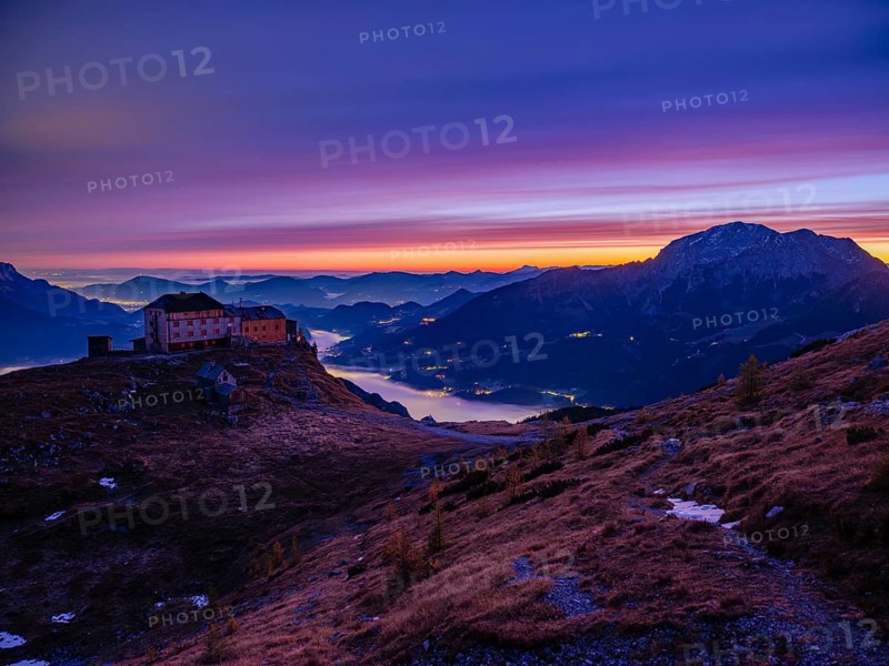 Watzmannhaus at dawn, fog in the valley, right Hoher Göll, Berchtesgaden National Park, Schönau am Königssee, Berchtesgadener Land, Upper Bavaria, Bavaria, Germany
