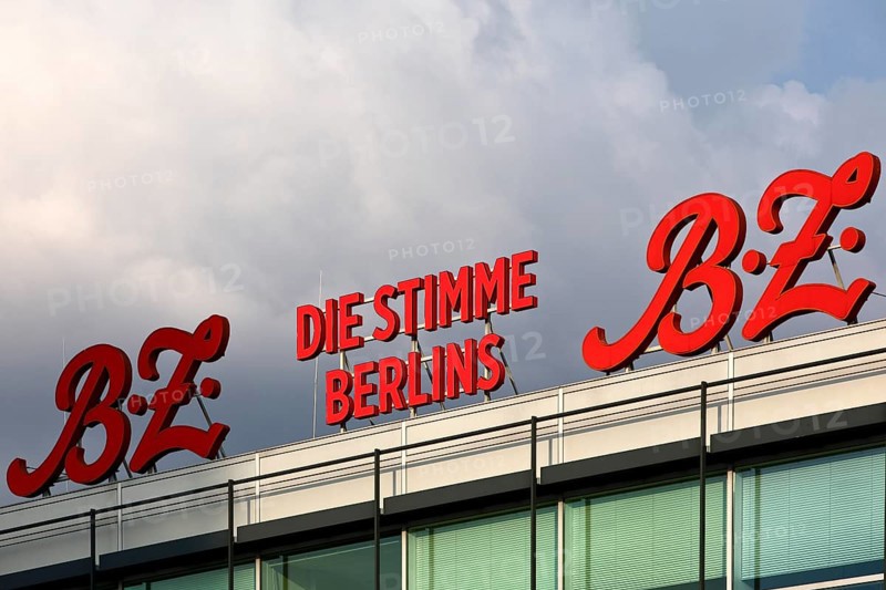 Neon sign for the tabloid B. Z. The voice of Berlin at the Europa-Center, Charlottenburg, Berlin, Germany