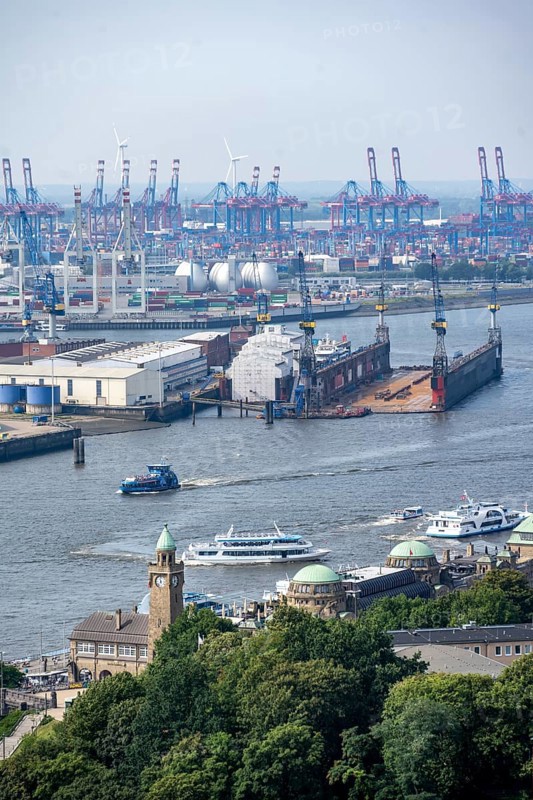 City view, view of the Elbe with St. Pauli Landungsbrücken and Hamburg harbour, from the tower of St. Michael's Church, Hamburg, Germany