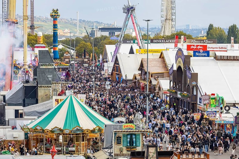The 178th Cannstatter Volksfest on the Wasen attracted 4.2 million visitors. The Wasenrummel is one of the most important traditional festivals in Germany. Bad Cannstatt, Stuttgart, Baden-Württemberg, Germany