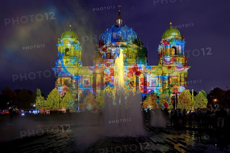 Berlin Cathedral, 21st BERLIN FESTIVAL OF LIGHTS, motto Let's Shine Together, light installations, 8 October 2025, Berlin, Germany, opening day in drizzle < english> 21st BERLIN FESTIVAL OF LIGHTS, motto Let's Shine Together, light installations, October 8, 2025, Berlin, Germany